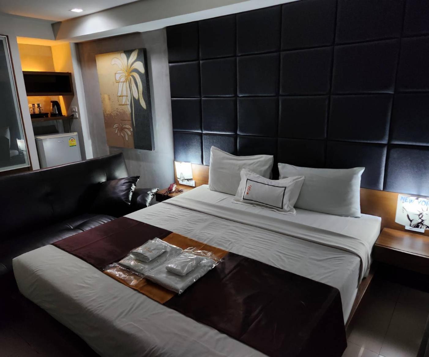 Collection O The Bangkok Cha Cha Suite Buitenkant foto