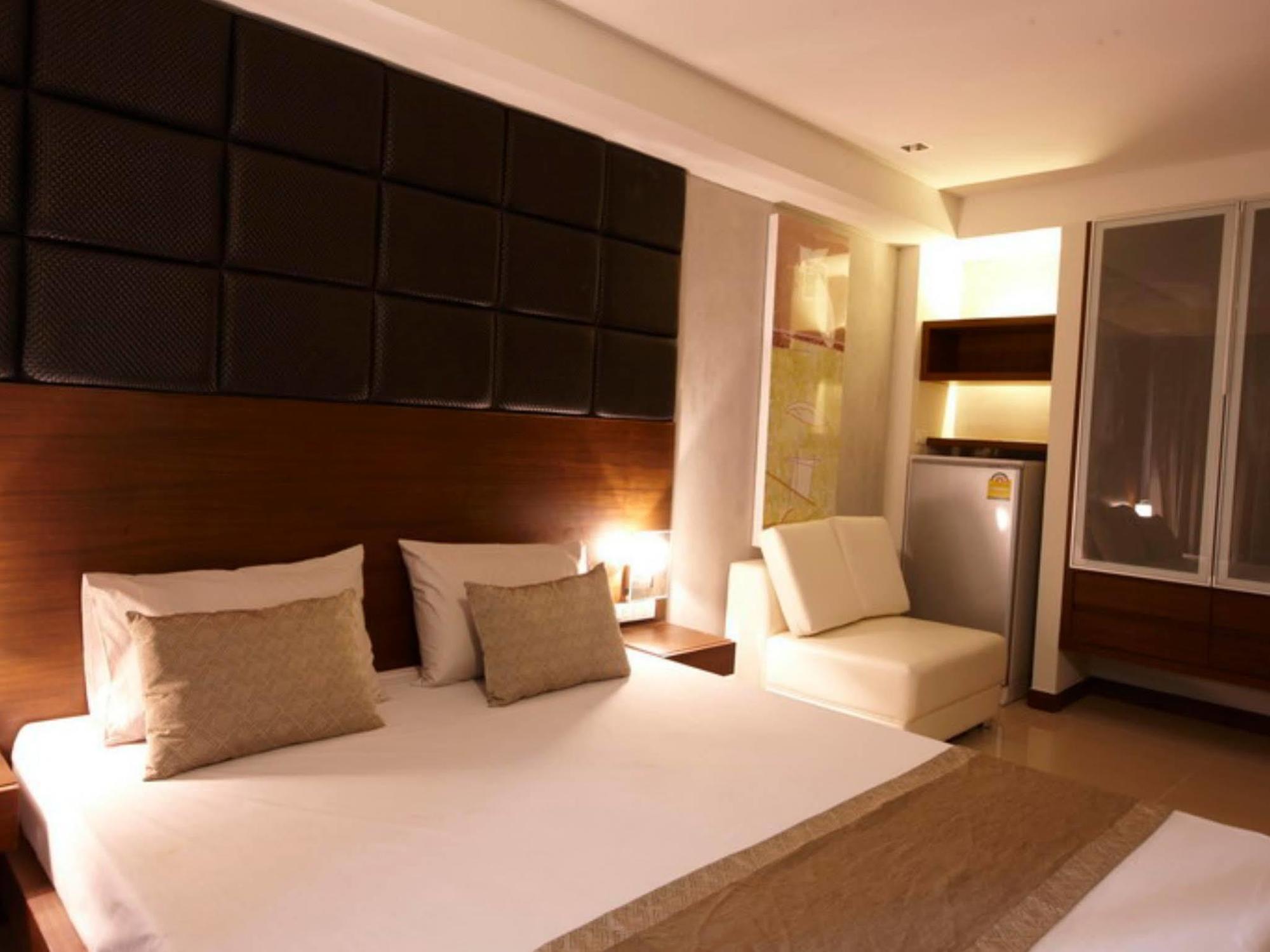 Collection O The Bangkok Cha Cha Suite Buitenkant foto